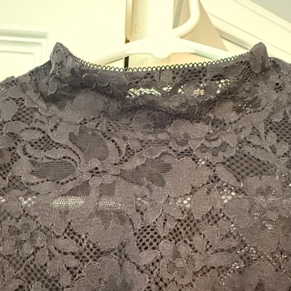 Babaton Lace Mockneck Bodysuit - Picture 4 of 6